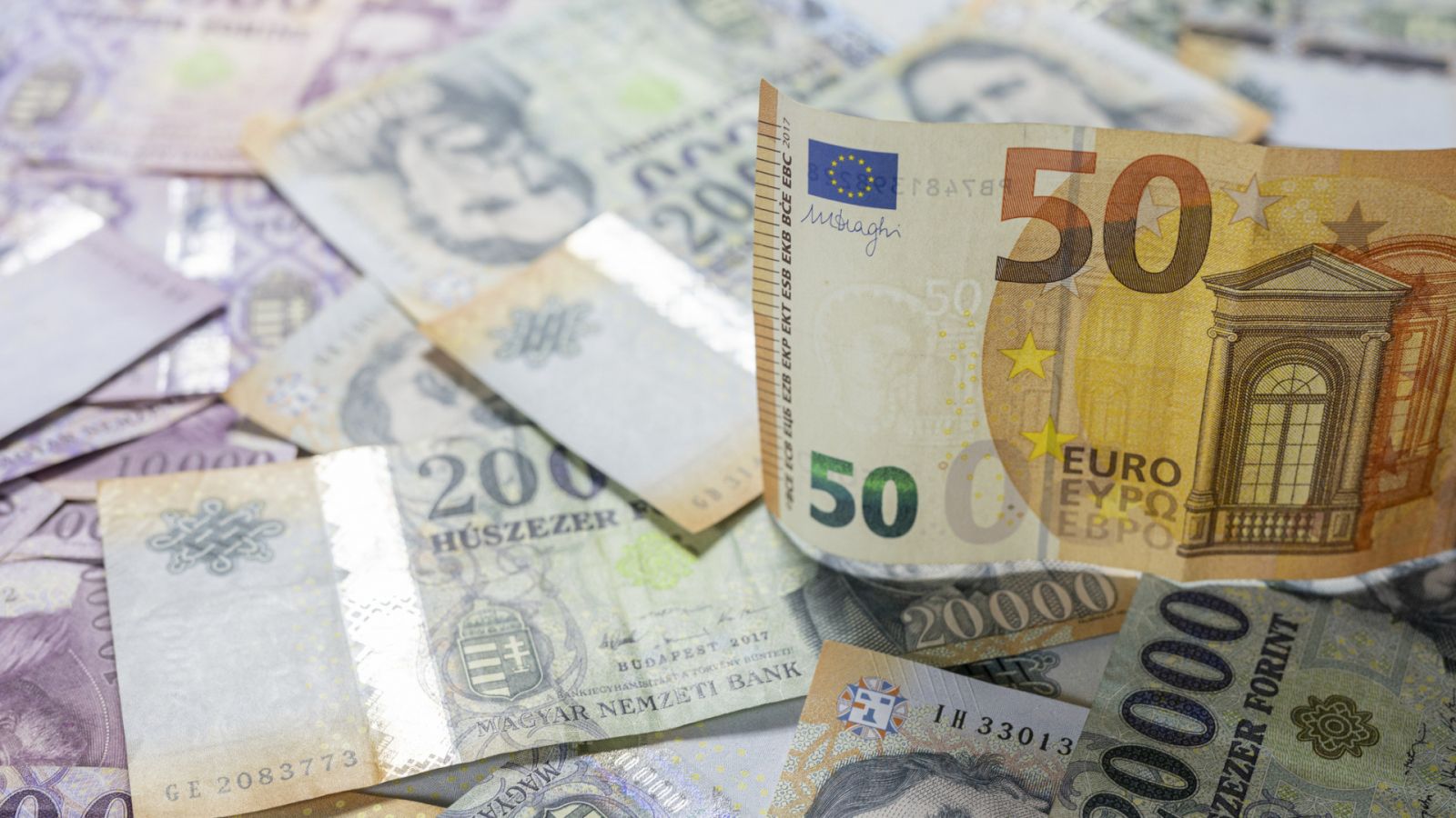 Gyorsfelmérés a forint-euró árfolyam gazdasági hatásairól - kép