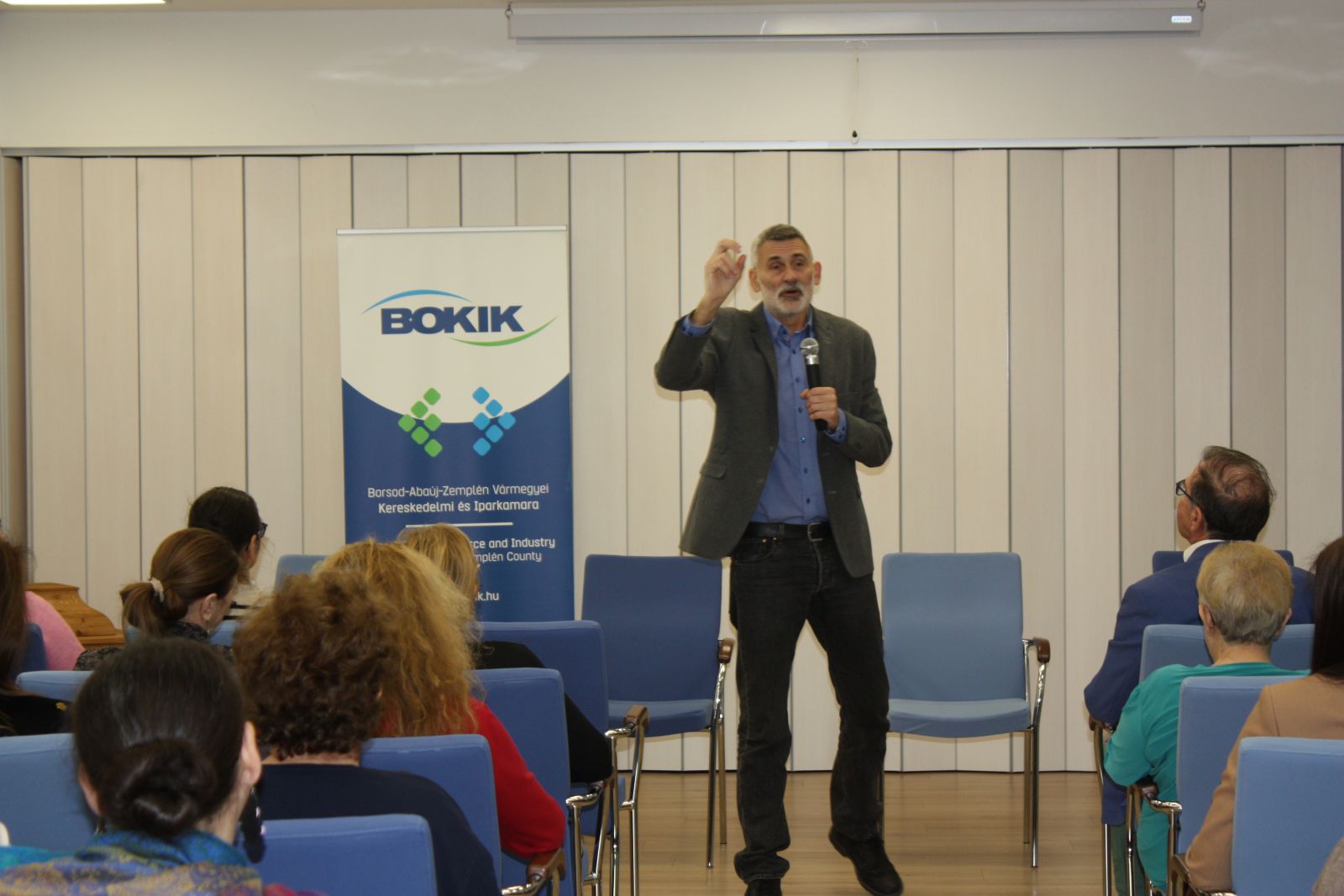 2025. december 05 - Hogyan legyünk jól? - Pál Feri atya előadása a kamarában - kép