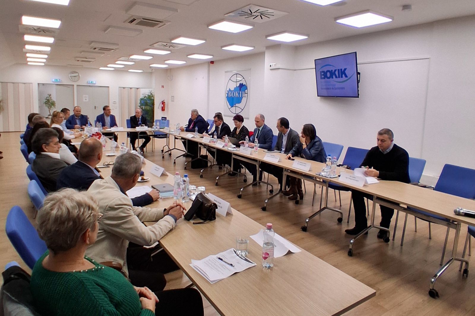 2025. december 11 - Ülésezett a szakképzési és munkaerőpiaci kerekasztal a kamarában - kép